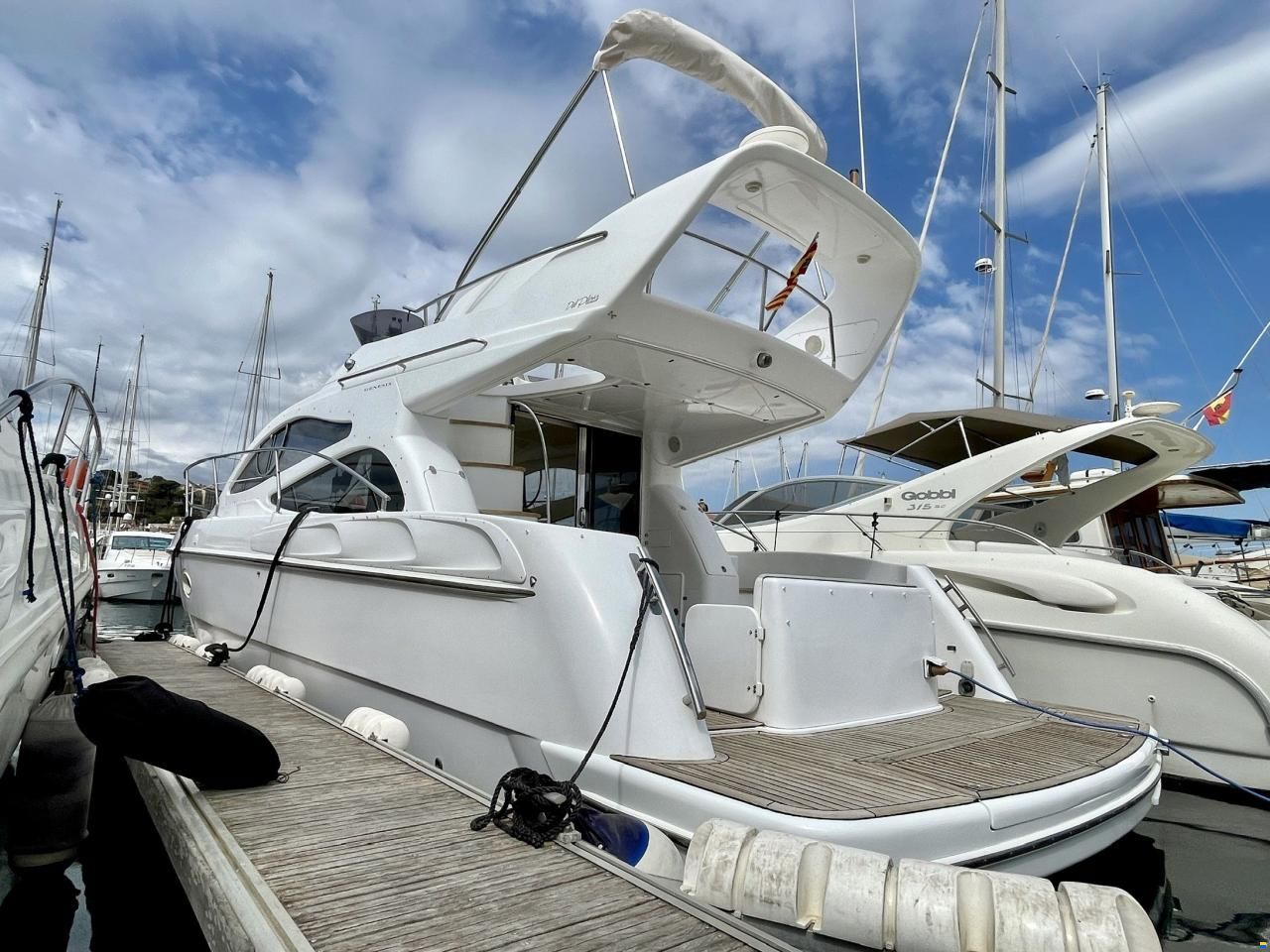 Genesis 37 Flybridge