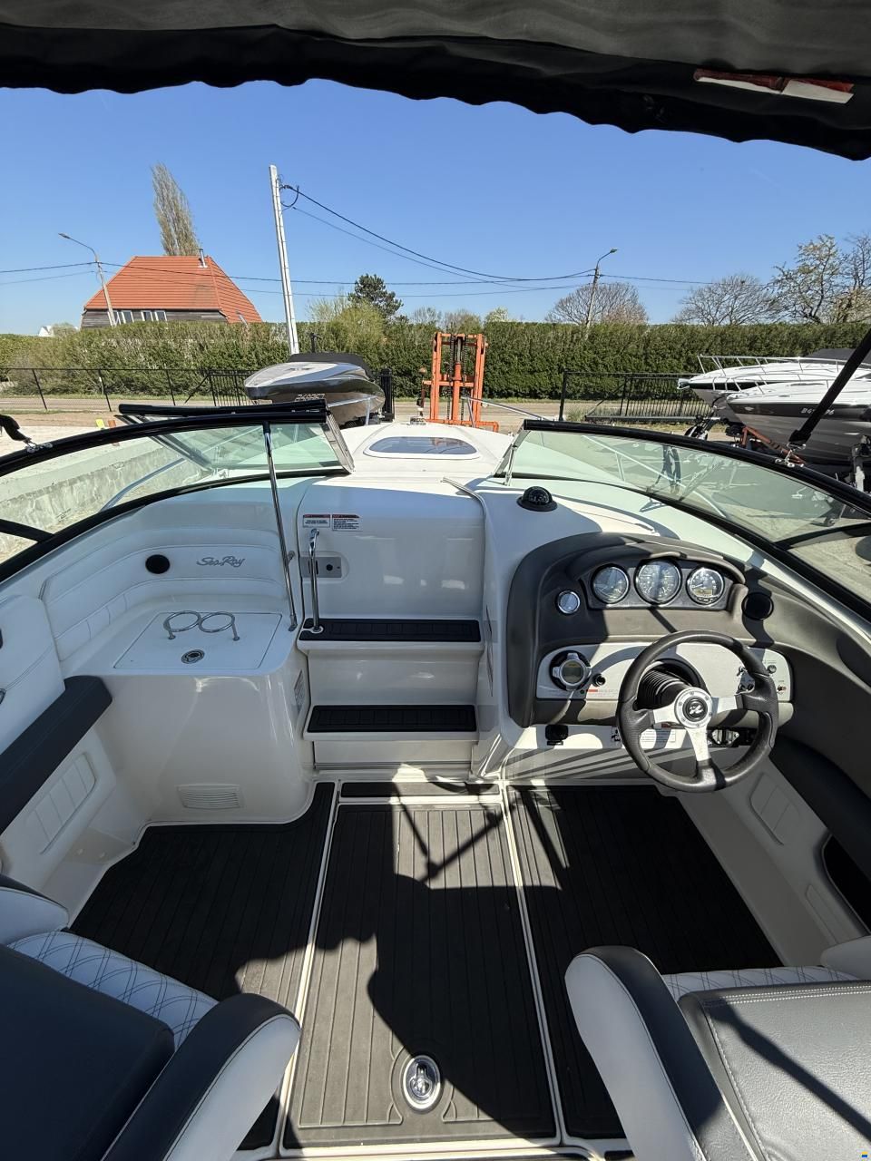 Sea Ray 240 SunSport