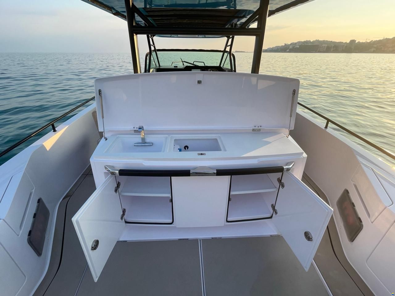 Axopar 37 Sun-Top