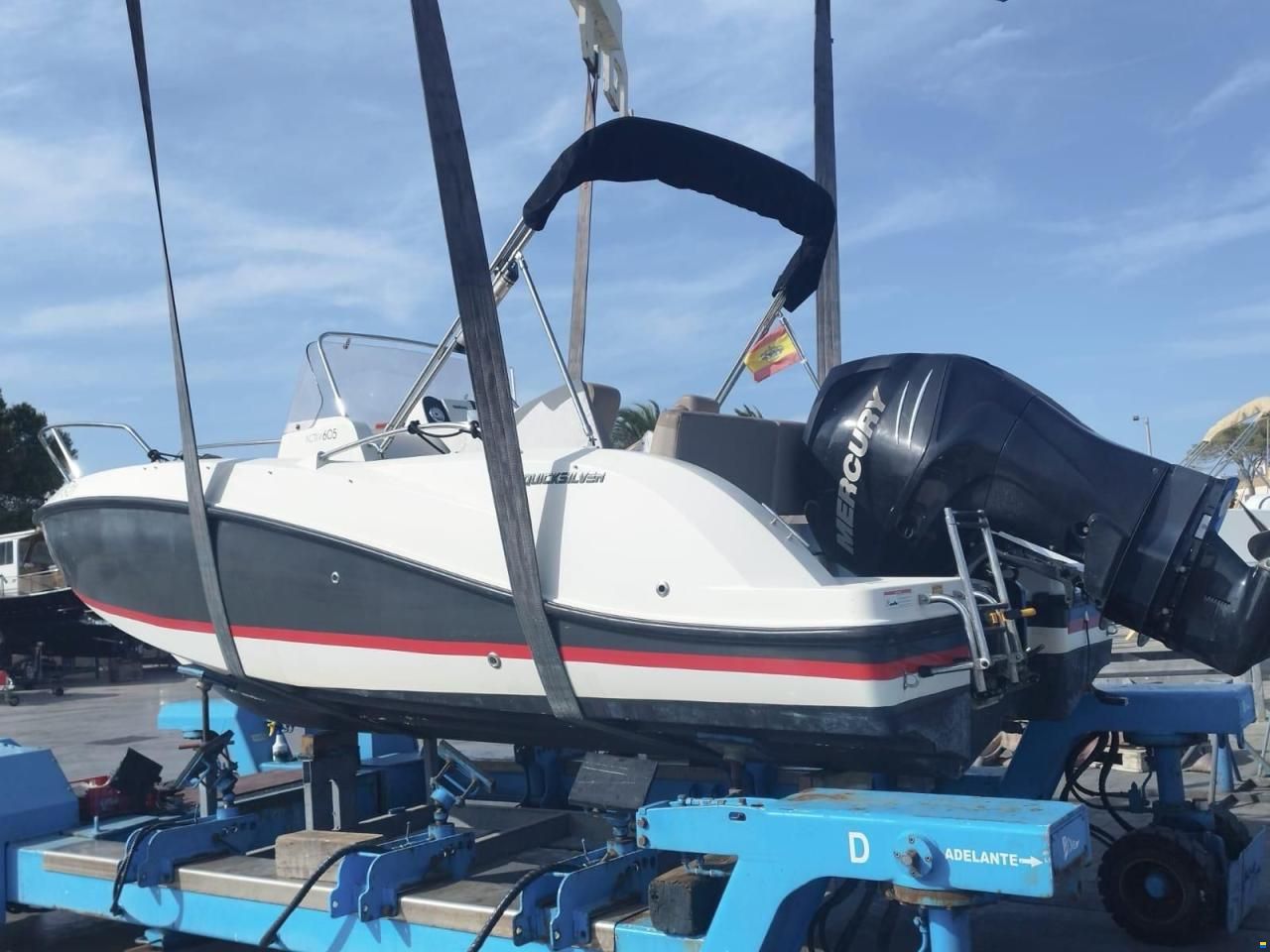 Quicksilver Activ 605 Sundeck