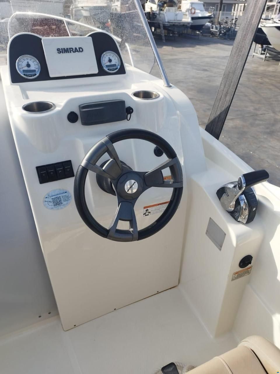 Quicksilver Activ 605 Sundeck