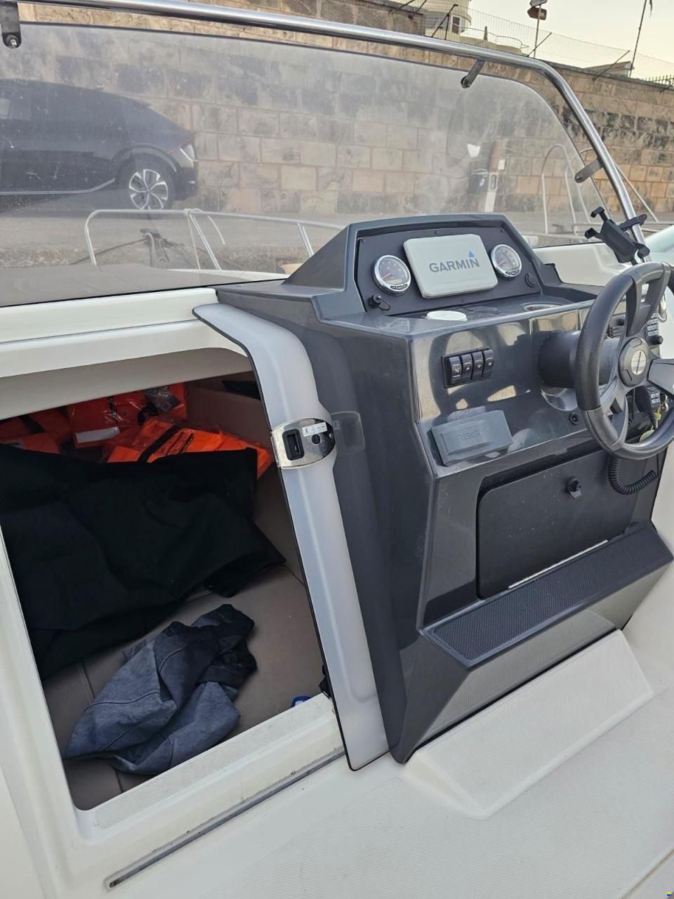 Quicksilver 675 Sundeck