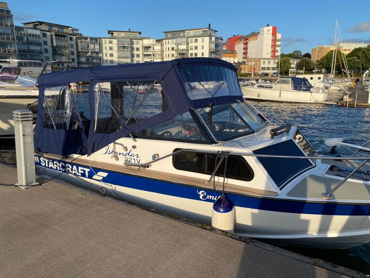 Starcraft Islander 221V