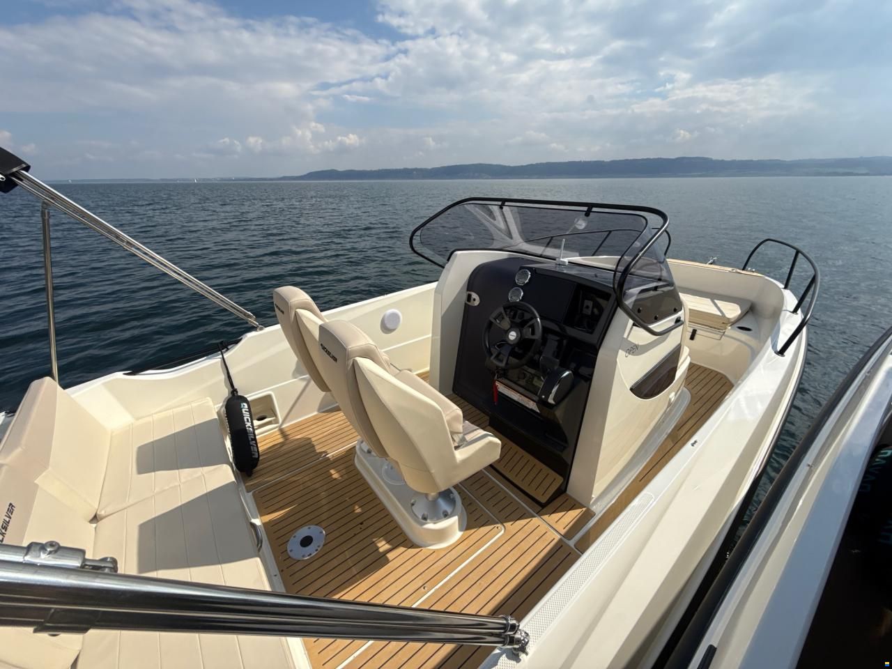 Quicksilver 705 Open