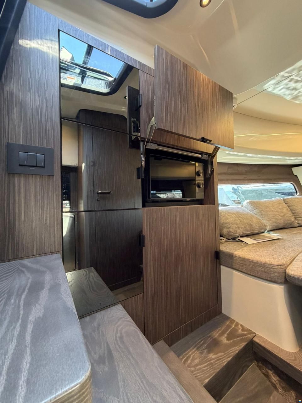 Cranchi A32 Luxury Tender