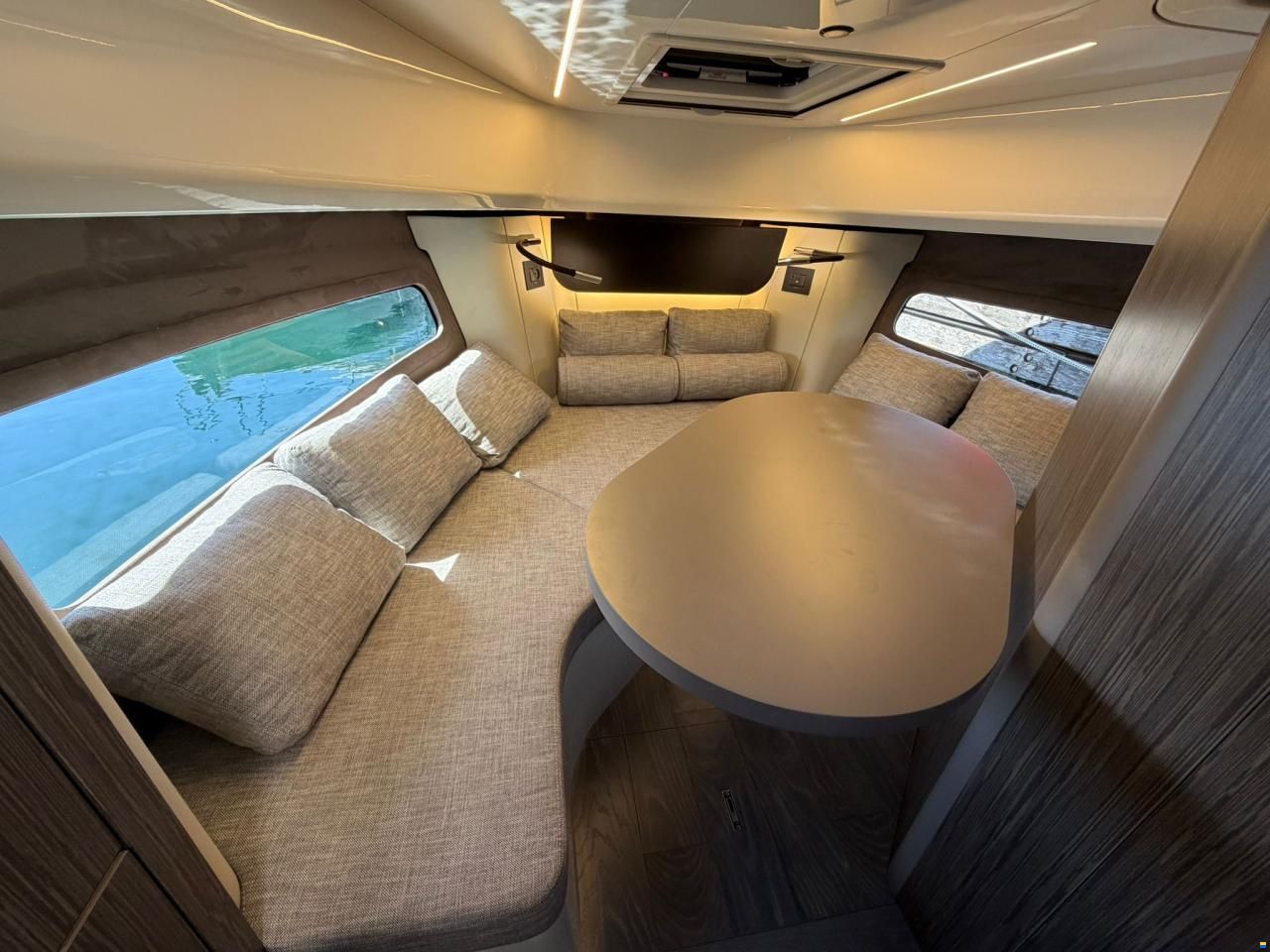 Cranchi A32 Luxury Tender