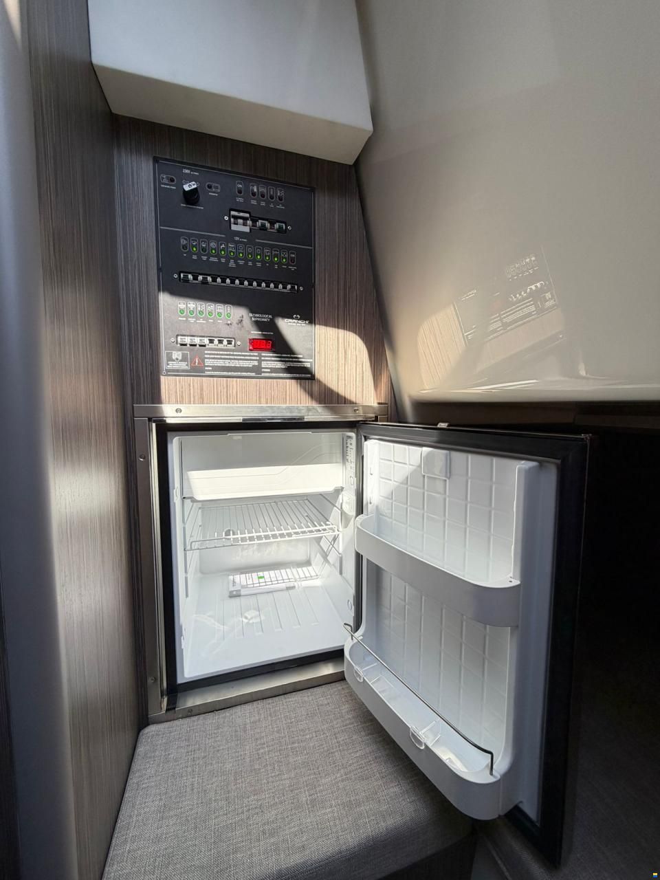 Cranchi A32 Luxury Tender