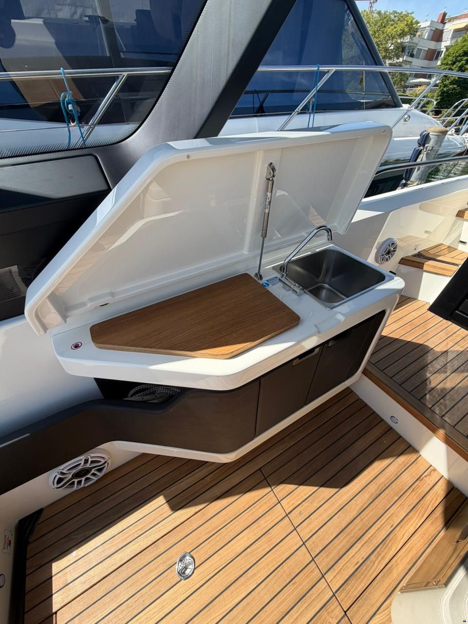 Cranchi A32 Luxury Tender