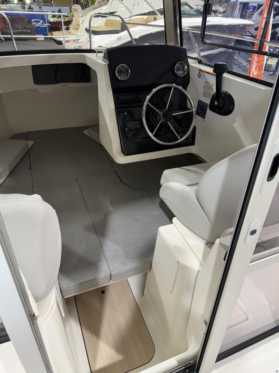 Quicksilver Pilothouse 625