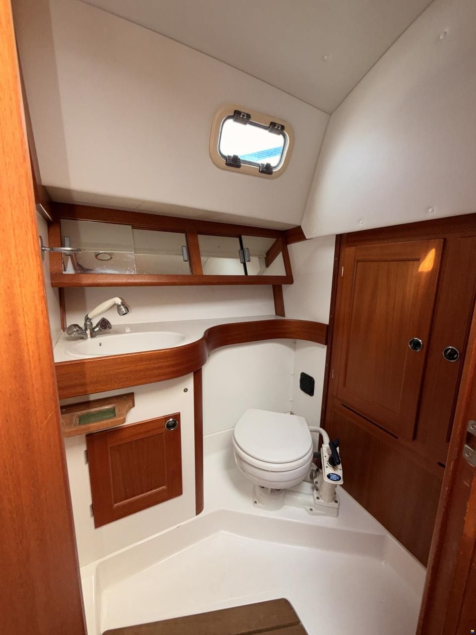 Arcona 38