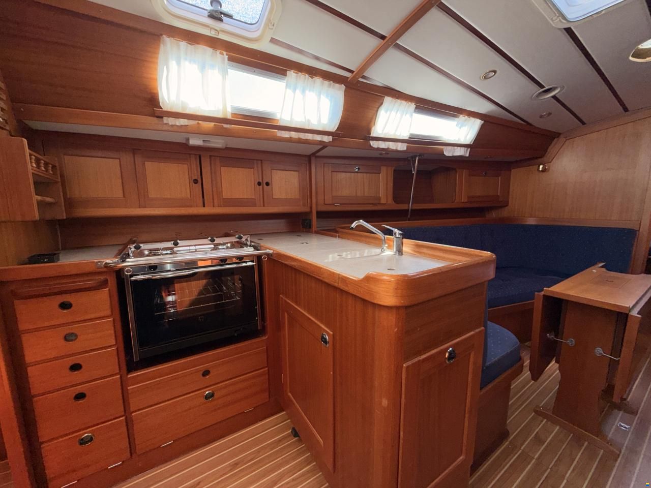 Arcona 38