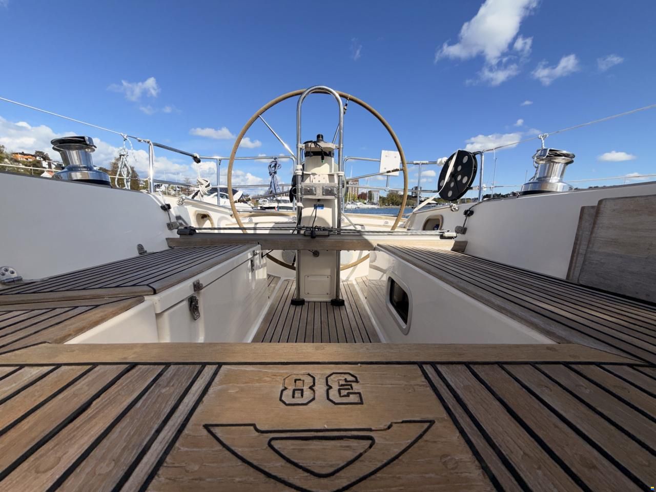 Arcona 38