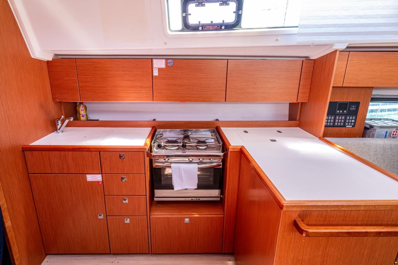 Bavaria C42