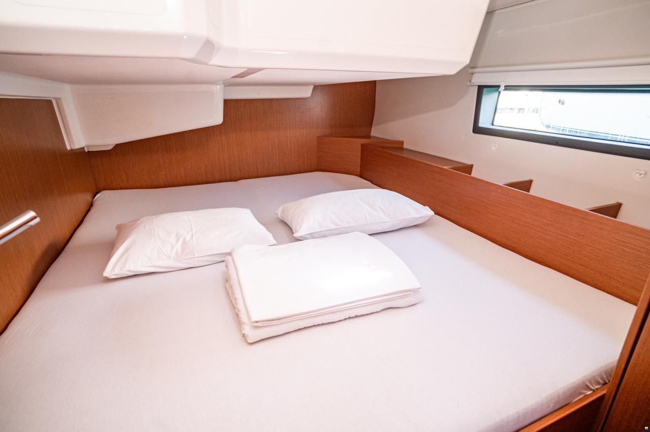 Bavaria C42