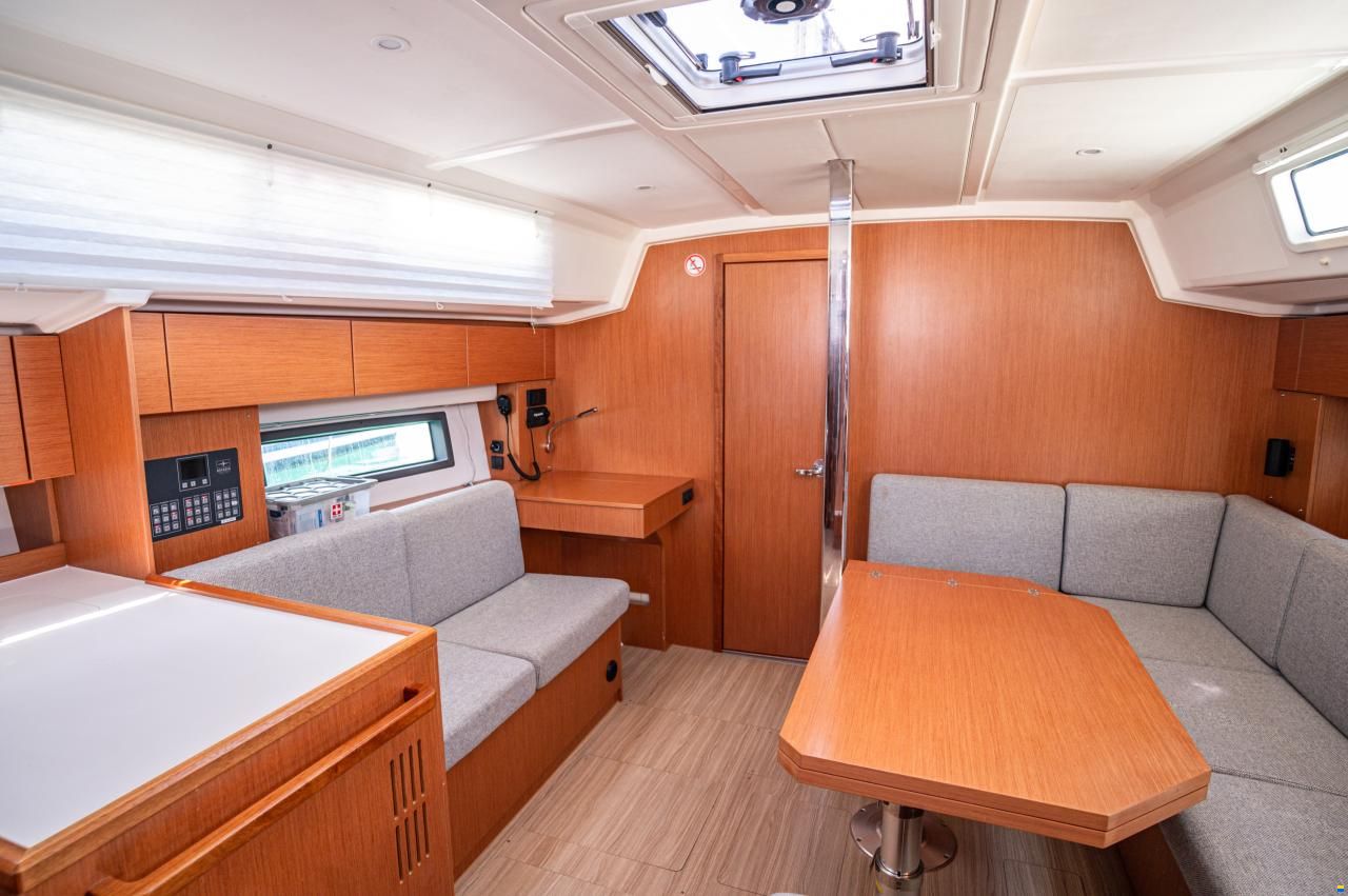Bavaria C42