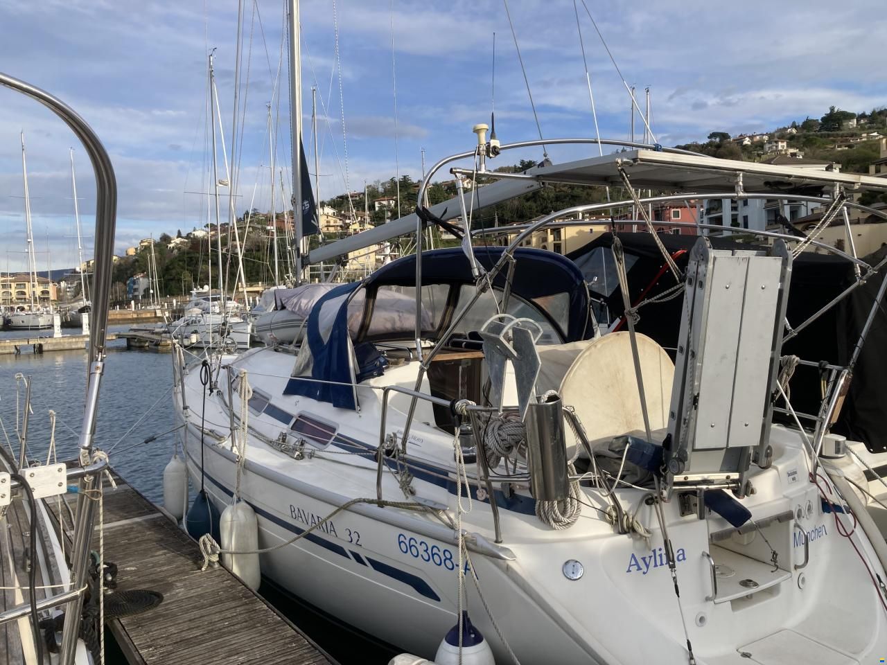 Bavaria 32