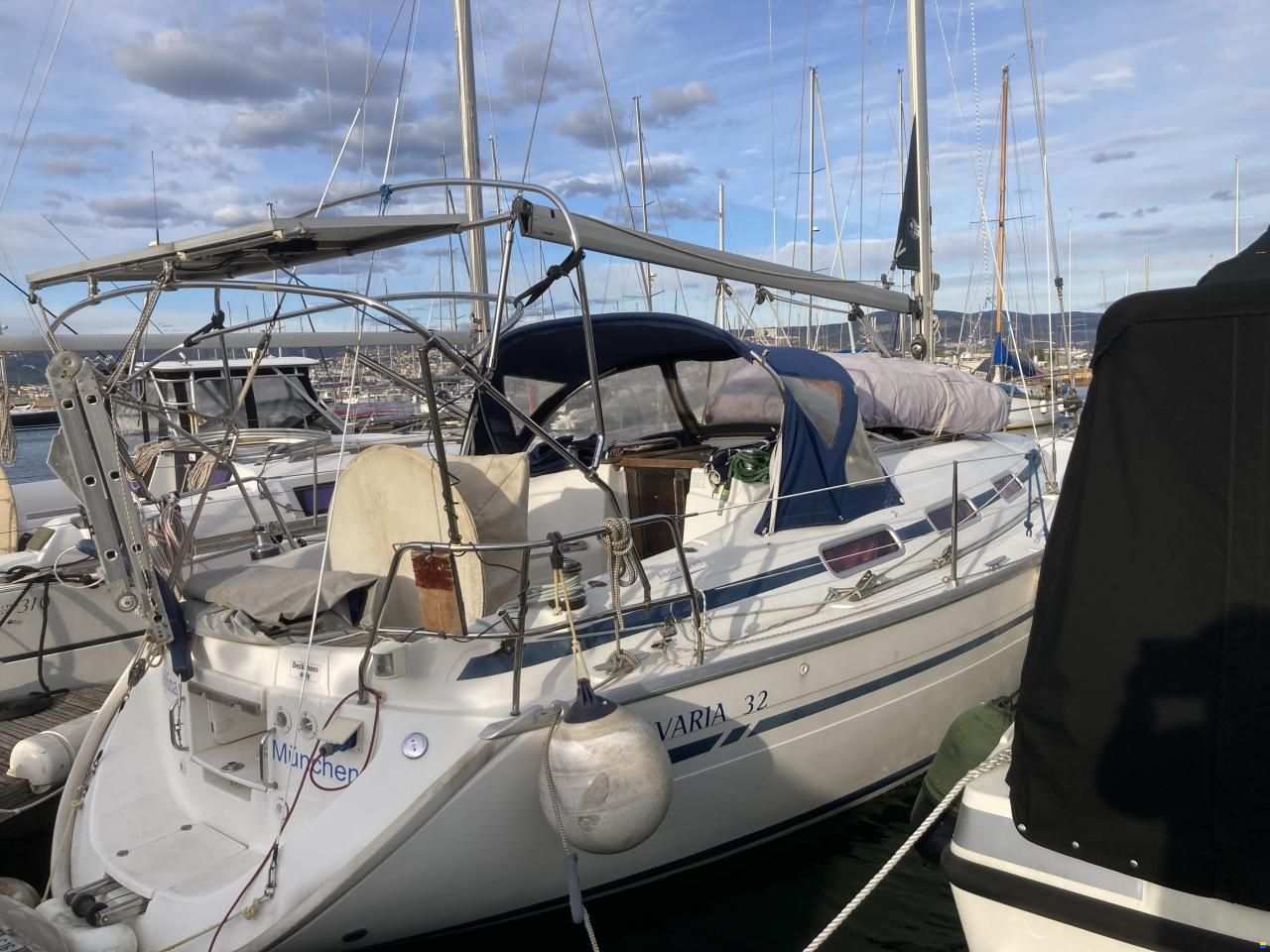 Bavaria 32