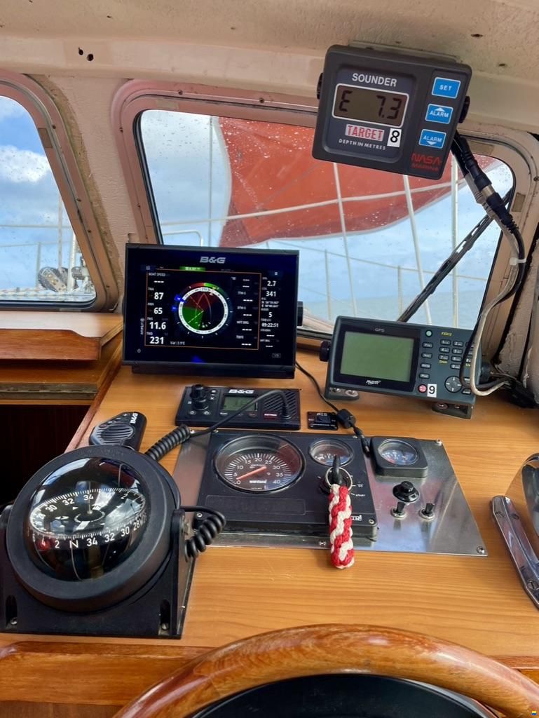 LM Boats 27
