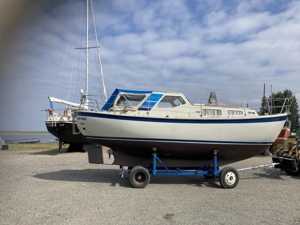 LM Boats 27