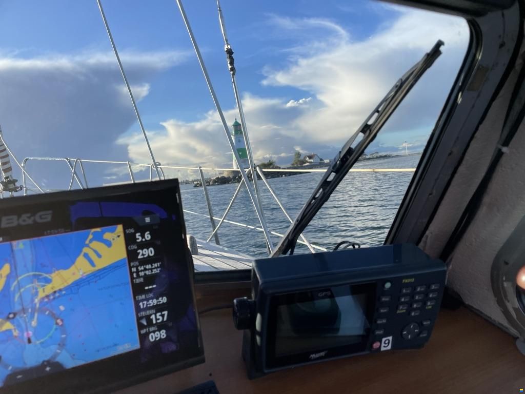 LM Boats 27