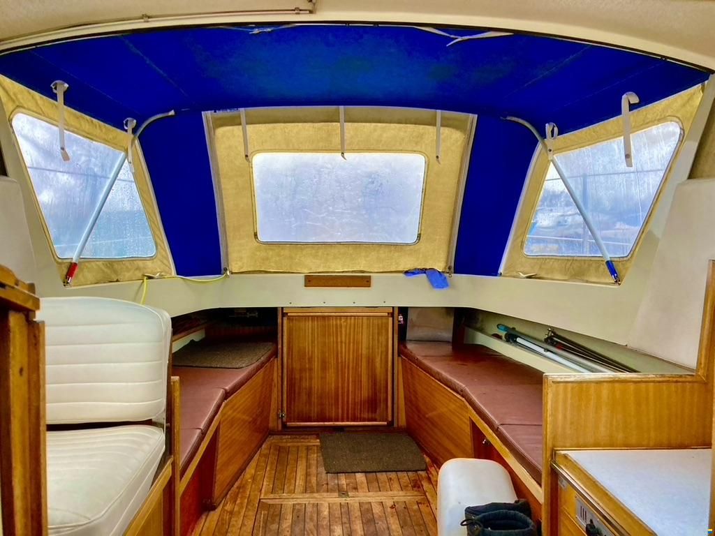 LM Boats 27