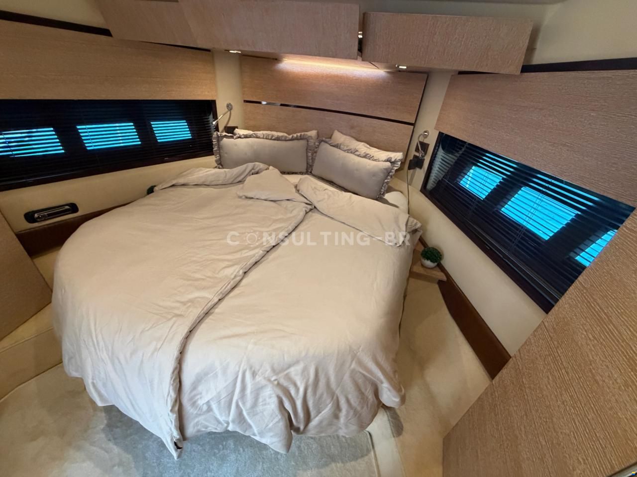 Azimut 47 Fly