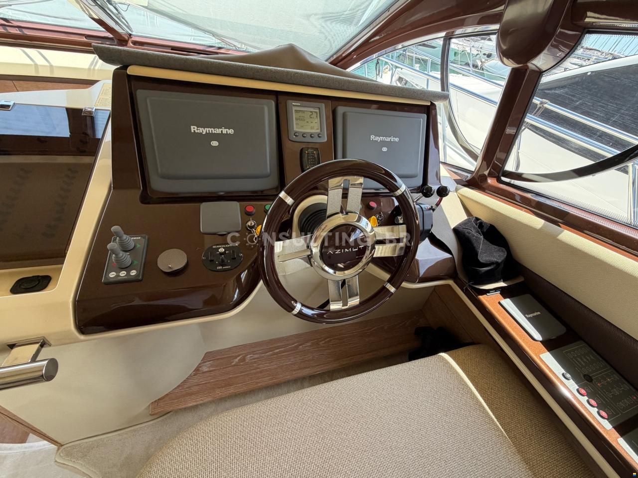 Azimut 47 Fly