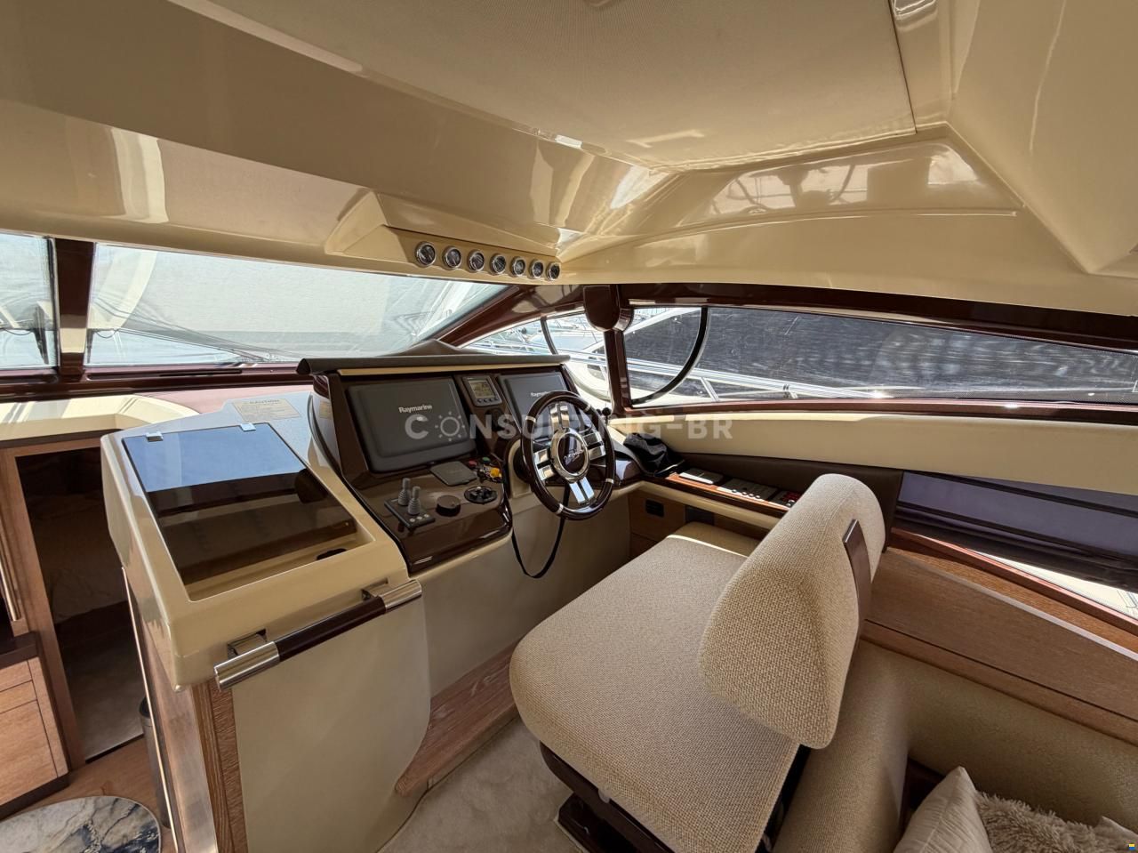 Azimut 47 Fly