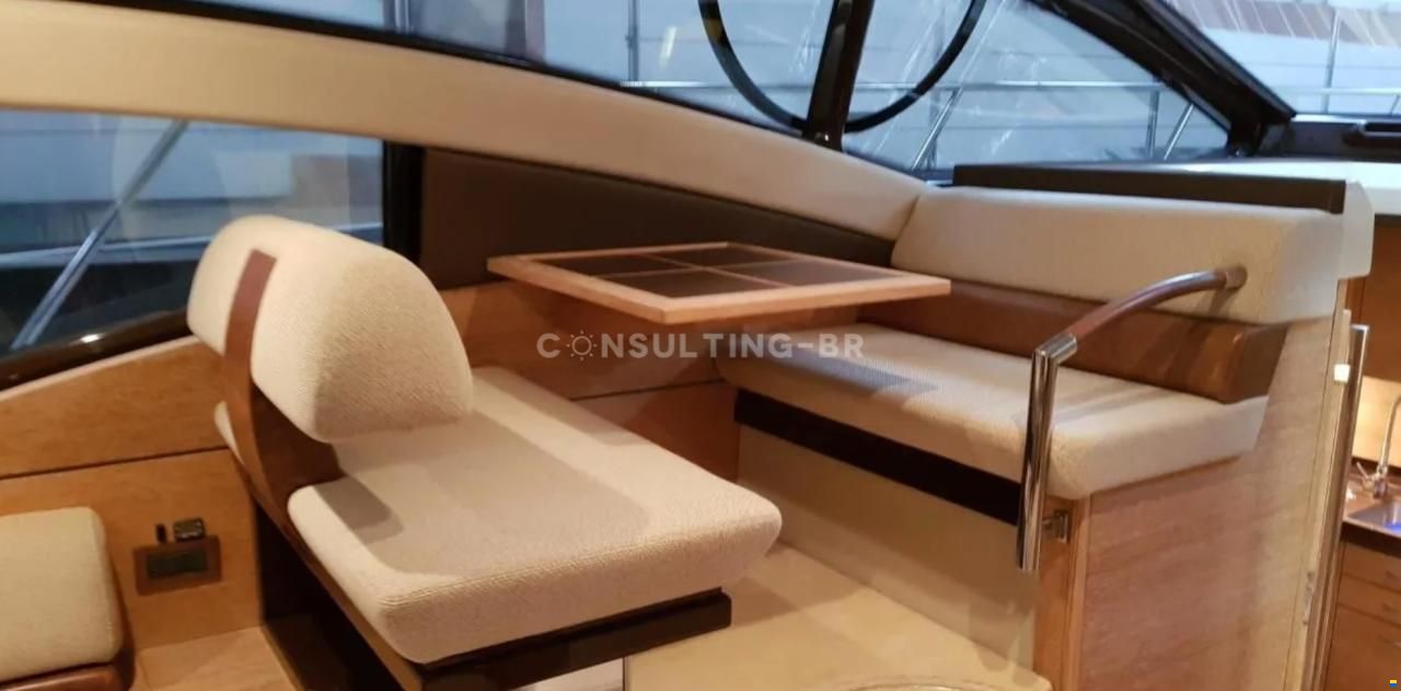 Azimut 47 Fly