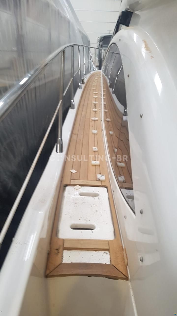 Azimut 47 Fly