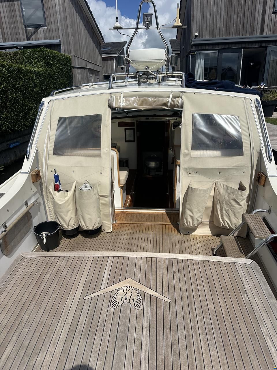Bertram 26 HT