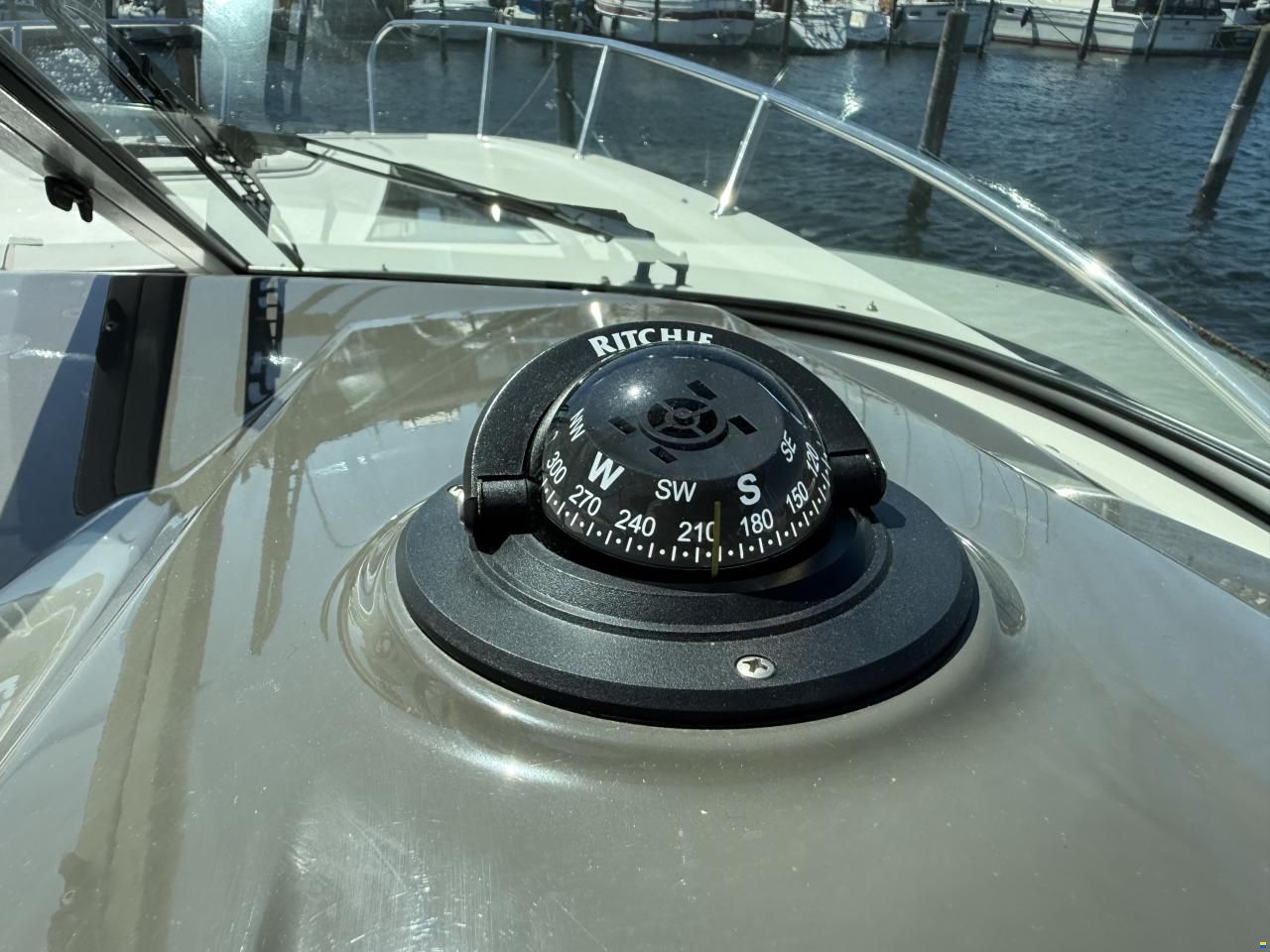 Bayliner 842 Cuddy