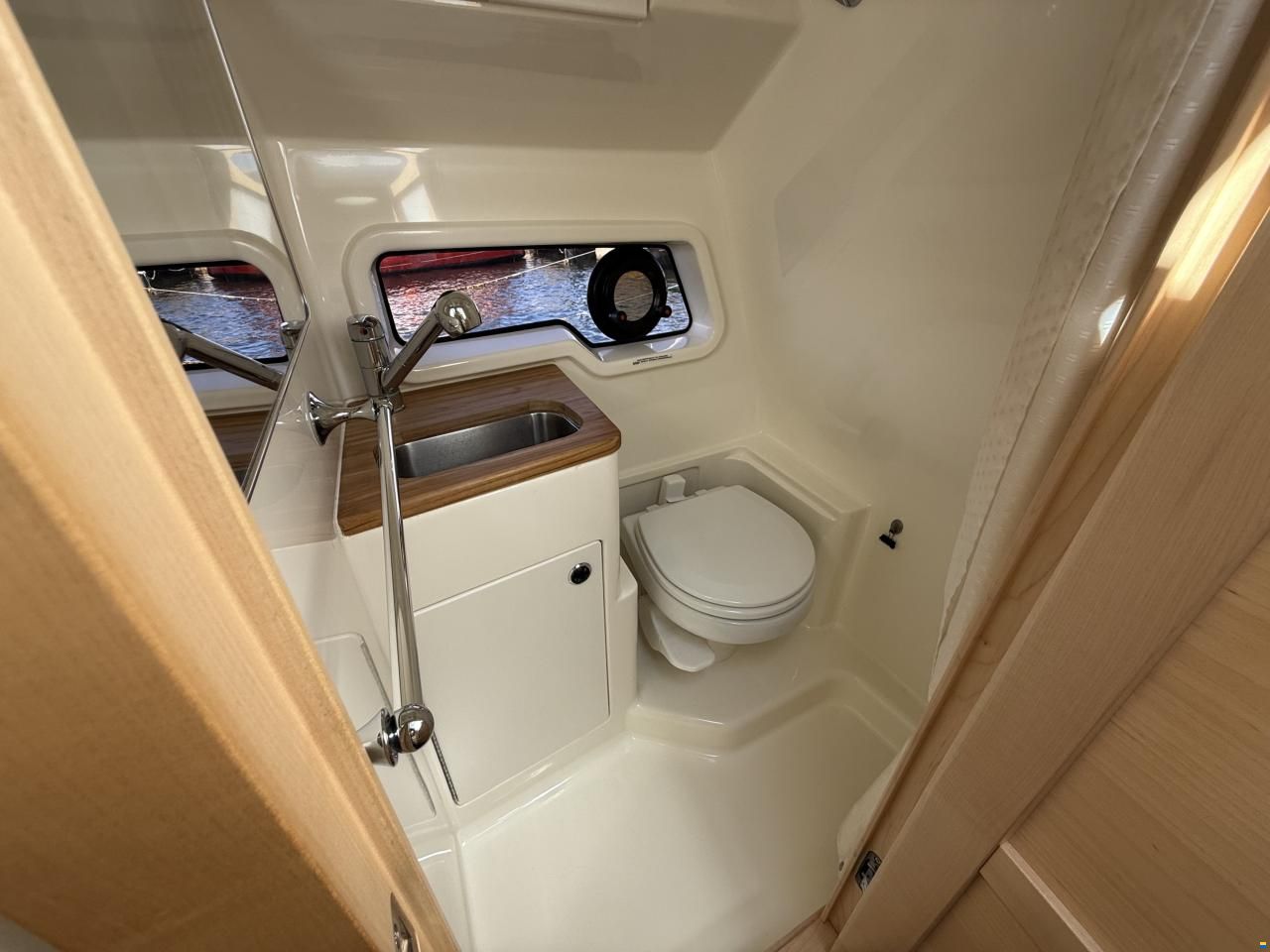Bayliner 842 Cuddy