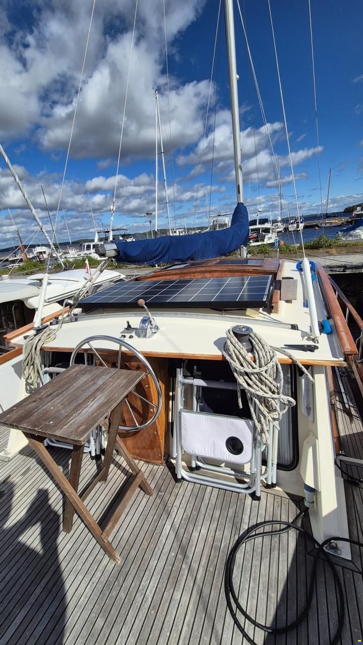 Nauticat 33