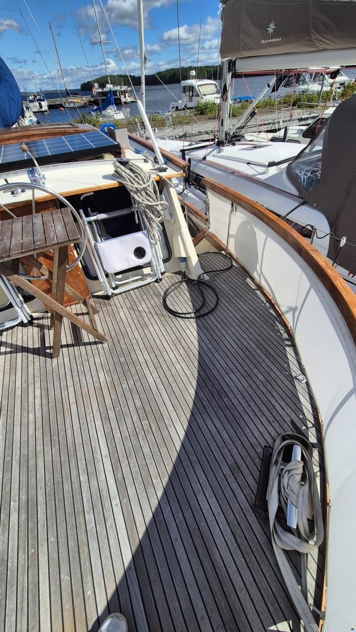 Nauticat 33