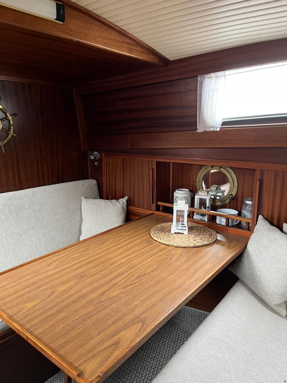 Nauticat 33