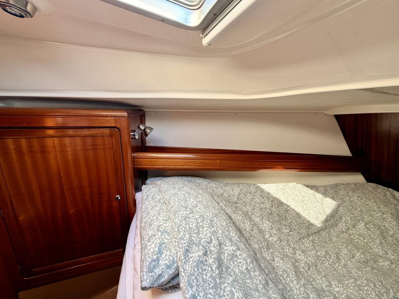 Bavaria 37