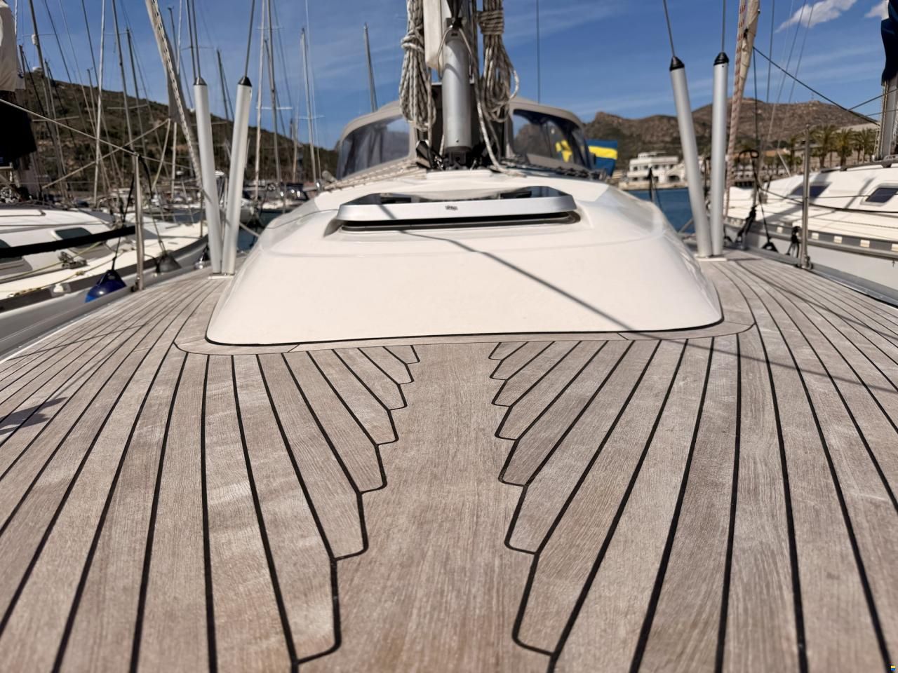 Bavaria 37