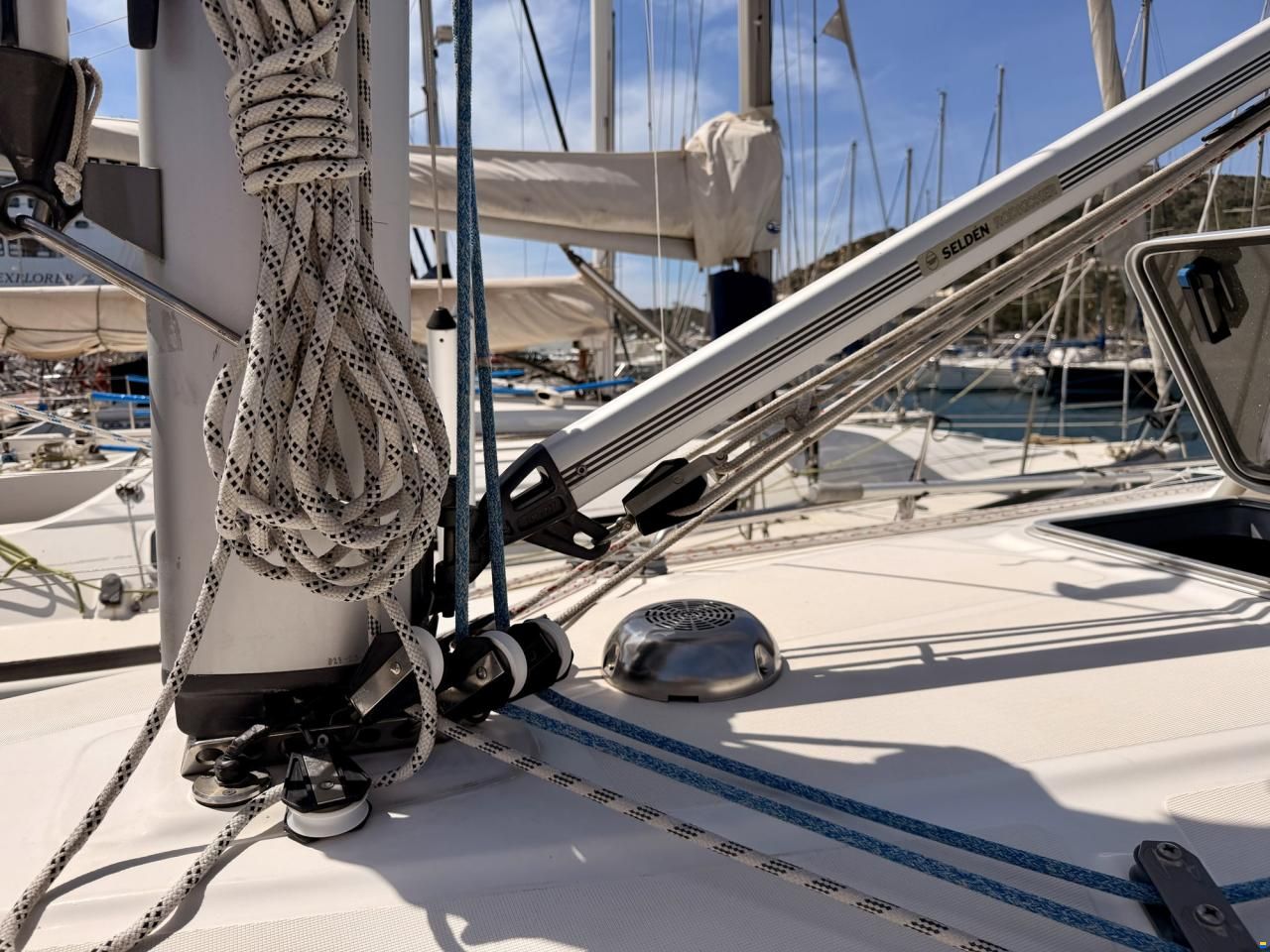 Bavaria 37