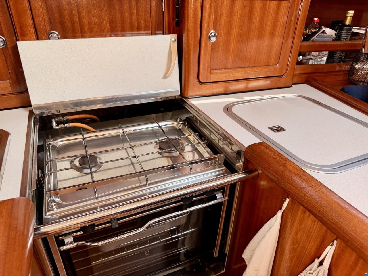 Bavaria 37