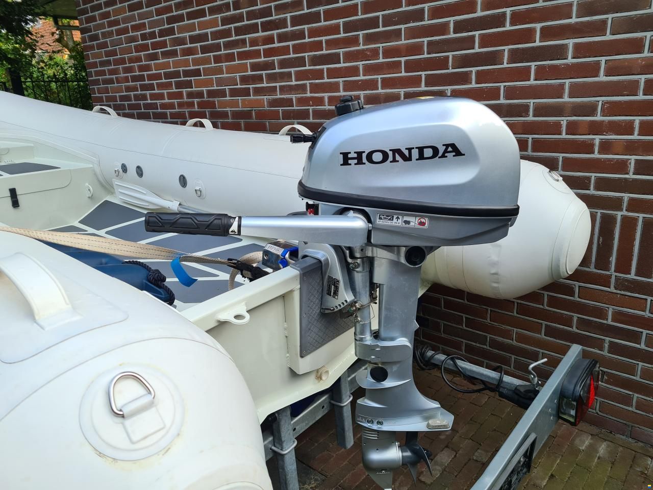 Zar Mini Rib 13 DL met trailer