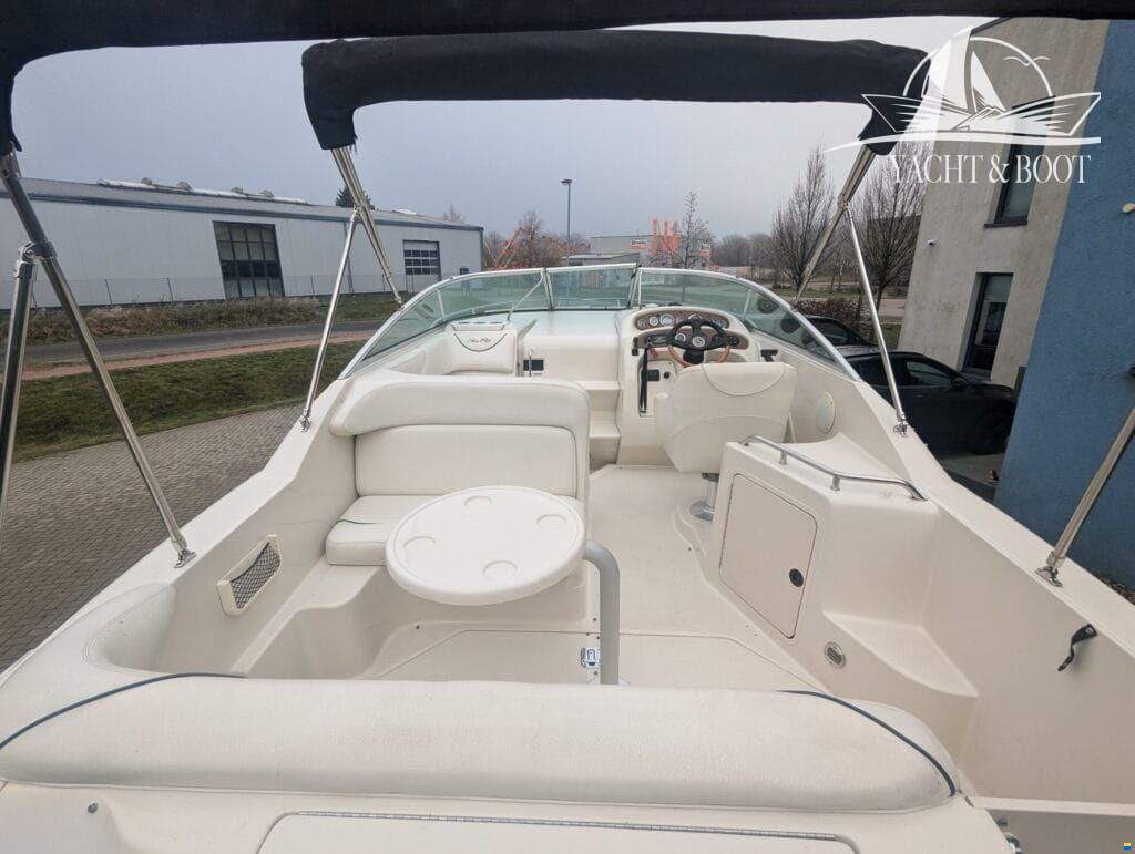 Sea Ray 240 DA Sundancer