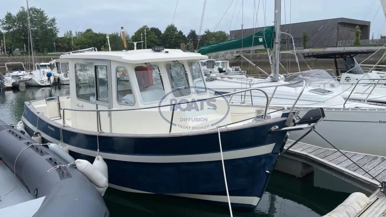 Rh&eacute;a 730 Fishing