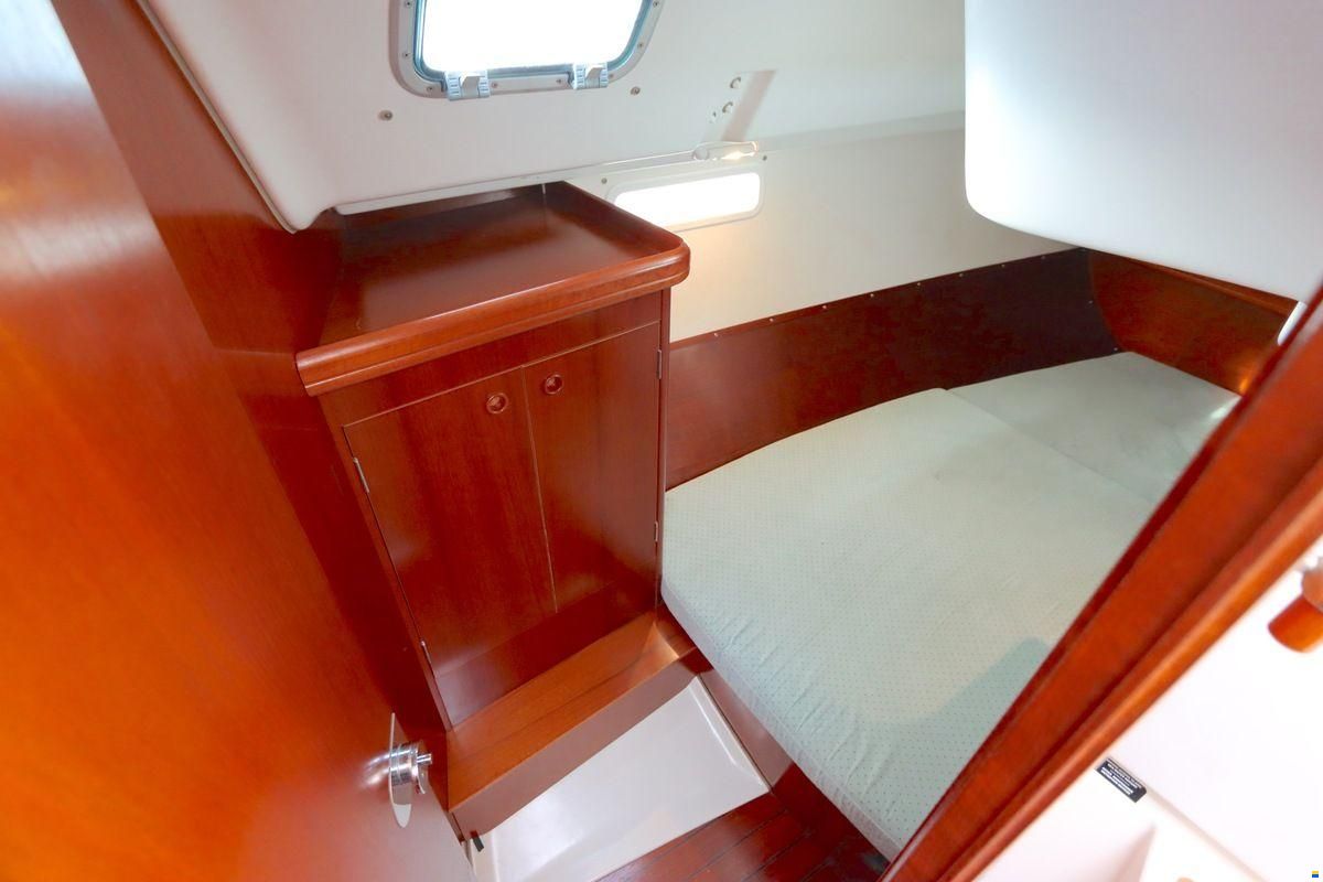 Beneteau Oceanis Clipper 331 Lifting keel