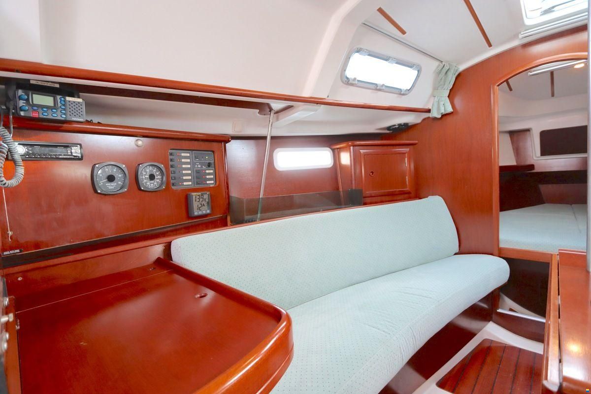 Beneteau Oceanis Clipper 331 Lifting keel