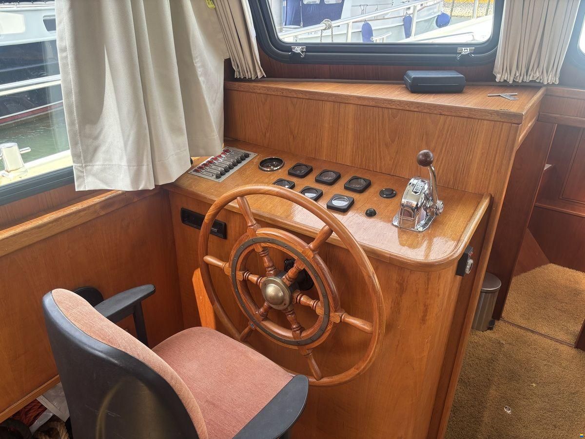 Monty Bank 38
