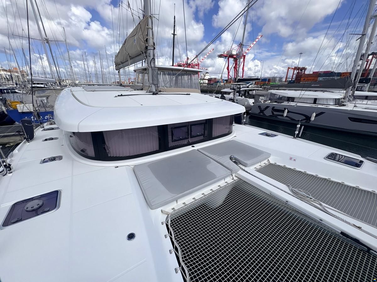 Lagoon 42