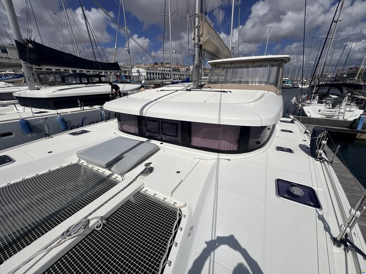 Lagoon 42