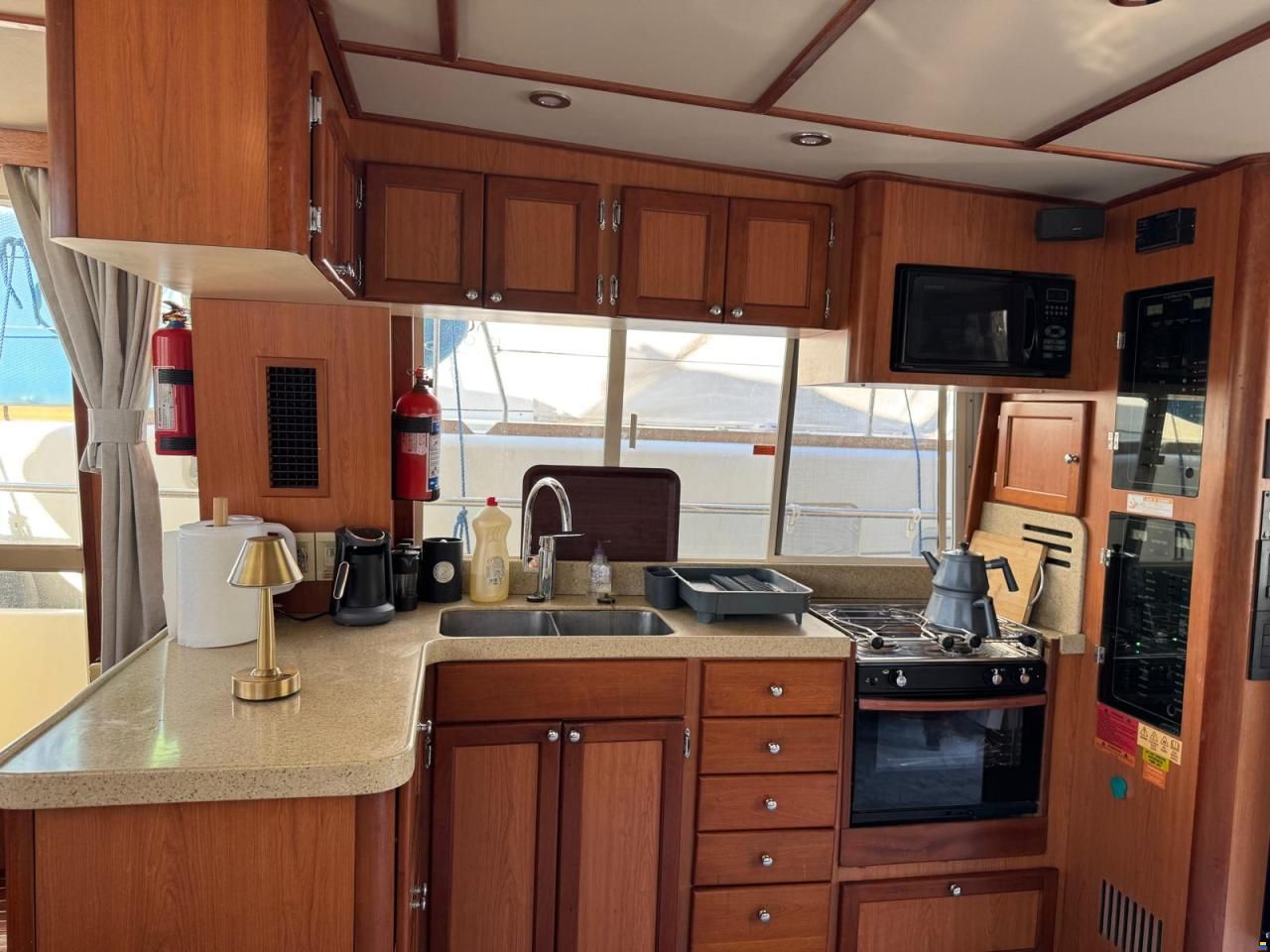 Mainship 40 Trawler