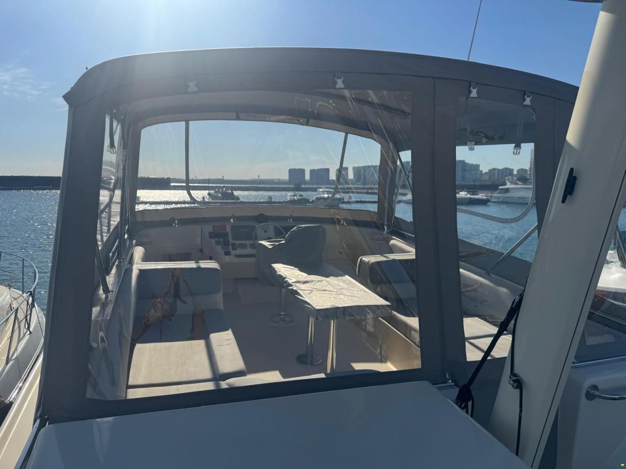 Mainship 40 Trawler